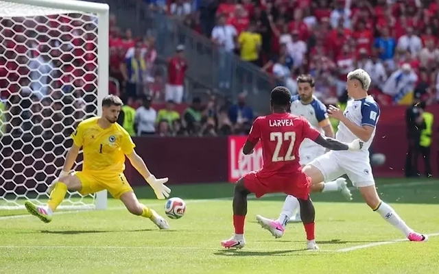Chủ nhà Canada thoát hiểm trận ra quân, giành điểm số đầu tiên trong lịch sử World Cup