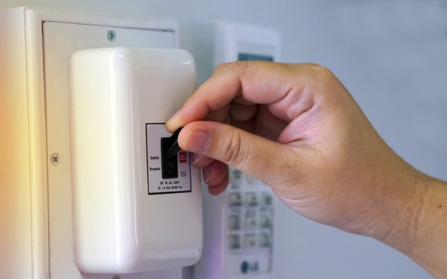 Có cần tắt aptomat sau khi tắt điều hòa không? EVN đưa ra câu trả lời