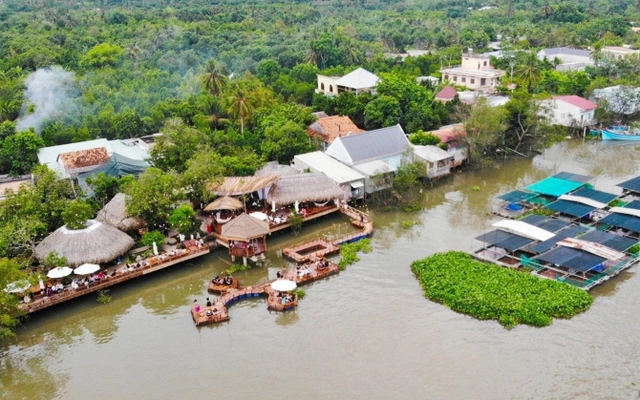 Nữ diễn viên cưới chồng đại gia hơn 6 tuổi: Sinh 4 con vẫn trẻ đẹp, ở biệt thự xa hoa, sở hữu resort sinh thái rộng 50.000m²