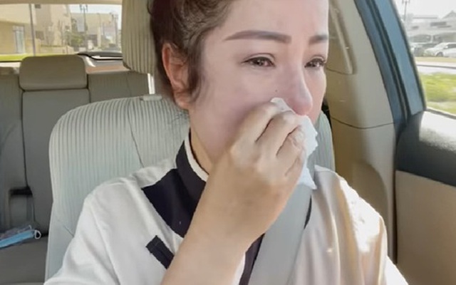 "Thời điểm này tôi muốn về Việt Nam cũng không được"