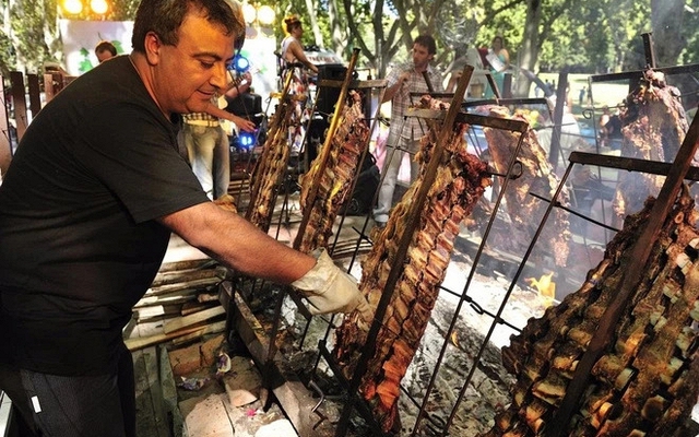 Món ăn đặc biệt được xem là "vũ khí vô địch" của Argentina: Phải mang hơn nửa tấn từ quê nhà sang Mỹ để tiếp sức cho Messi