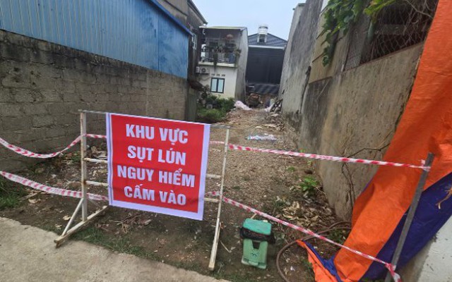 Sau tiếng động lớn giữa trưa, "hố tử thần" sâu 4m xuất hiện ở khu dân cư Thái Nguyên: Chuyên gia nói gì?