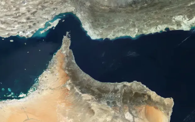 Eo biển Hormuz mở cửa, "vàng đen" hạ nhiệt?