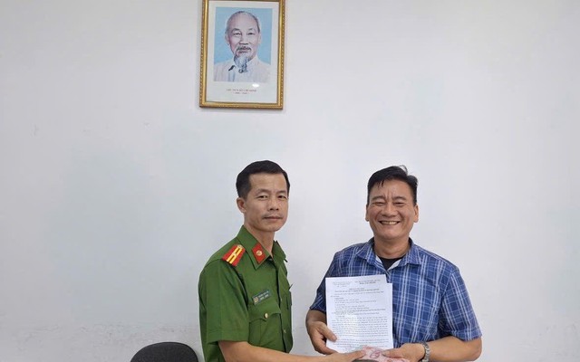 Tài khoản Techcombank nhận 137 triệu đồng, thanh niên 2004 chuyển hết cho bố đẻ, nhờ rút tiền mặt rồi báo công an