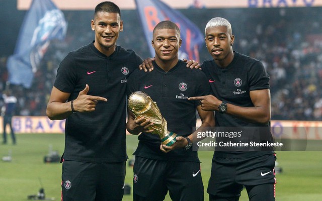 Độc nhất vô nhị: Cầu thủ vô địch World Cup nhưng vẫn có thể tham dự AFF Cup