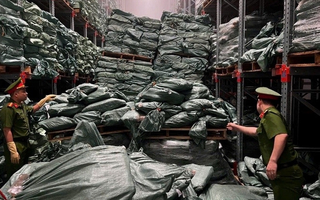 Công an điều tra công ty nhập khẩu 339 container hàng giá trị 350 tỷ đồng: Giám đốc SN 1979 và trưởng phòng bị bắt