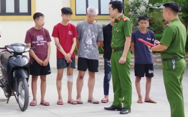 Triệu tập 16 thanh thiếu niên mang phóng lợn từ Hà Nội xuống Ninh Bình gây rối