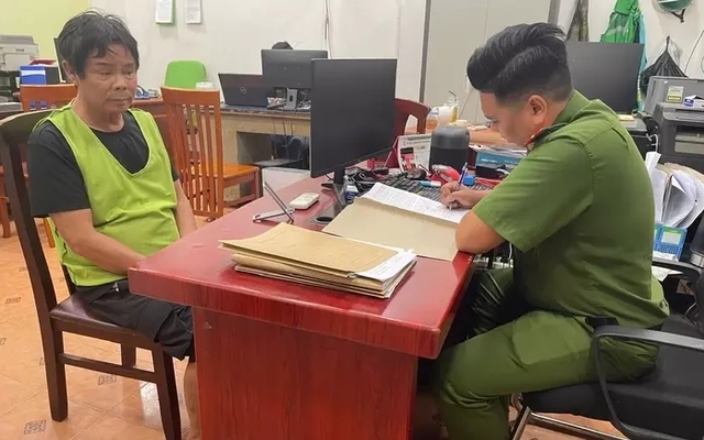 Thi hành lệnh bắt tạm giam chủ quán bún bò Hoàng Văn Quân SN 1965
