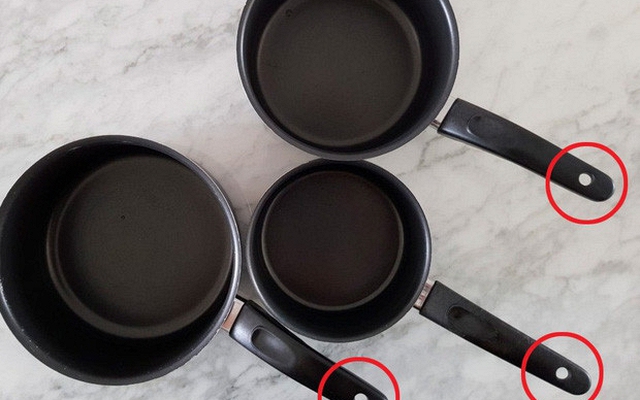 Tại sao trên chảo thường xuất hiện lỗ tròn?