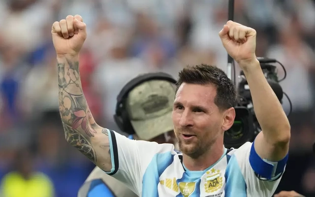 Ronaldo 'béo', Klose, Ibrahimovic ca ngợi Messi hết lời