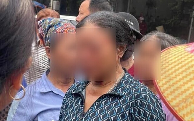 Người phụ nữ bán rau bị xịt nước áp lực cao vào mặt: Tình hình sức khỏe mới nhất