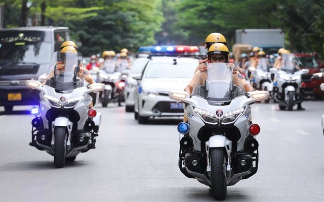 Công an Hà Nội thông báo tất cả người tham gia giao thông từ sáng nay