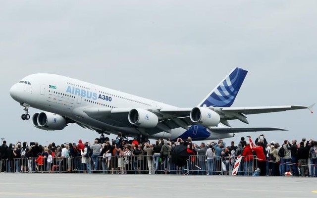 Phát hiện vết nứt bất thường trong cánh, hơn chục "gã khổng lồ" của bầu trời Airbus A380 bị kiểm tra khẩn cấp