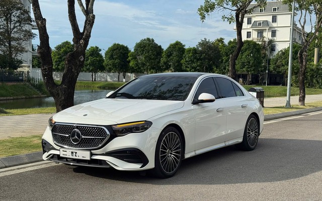 Lăn bánh hơn 5.000km, chiếc Mercedes-Benz E 300 AMG này có thể giúp tiết kiệm gần nửa tỷ đồng so với mua xe mới