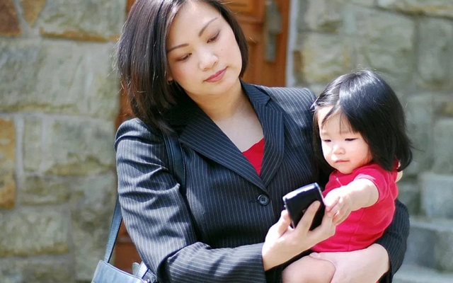 Con cái của cha mẹ học vấn cao và cha mẹ học vấn thấp khác nhau ở điểm nào? Câu trả lời bất ngờ của những người từng trải