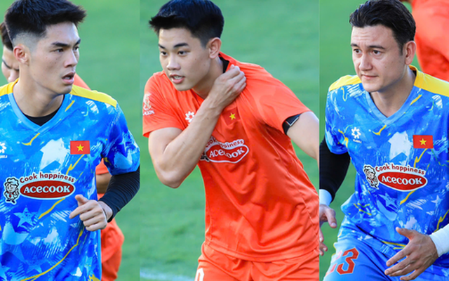 ĐT Việt Nam tập giữa nắng như đổ lửa chuẩn bị cho ASEAN Cup: Đình Bắc, Trung Kiên mướt mồ hôi visual vẫn sáng bừng!