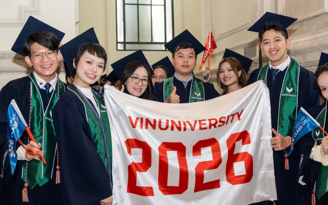 Lễ tốt nghiệp VinUni 2026: 47 bác sĩ khóa đầu tiên nhận bằng, hơn 55% sinh viên nhận thư mời làm việc trước khi ra trường