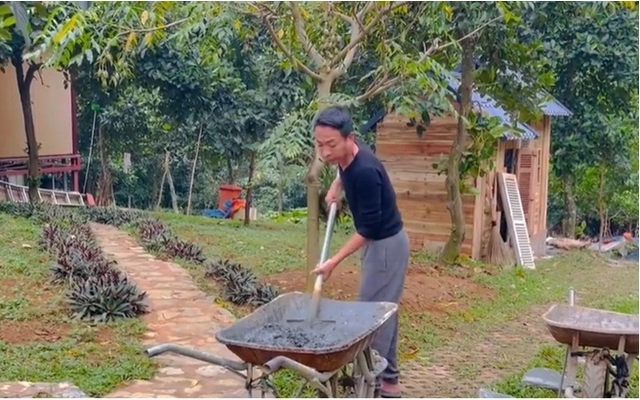 "Ông hoàng nhạc đỏ" chia tay vợ đẹp như hoa hậu, thấy sướng khi sống 1 mình trên đồi ở Thạch Thất