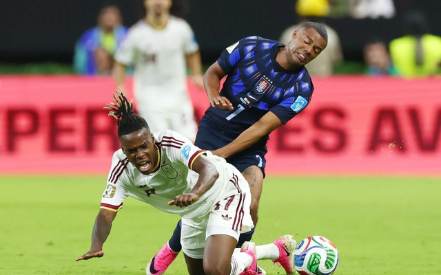 Ngôi sao Nico Williams Tây Ban Nha nổi điên vì bị vào bóng triệt hạ tại World Cup: "Gã đó đá vì cay cú và bất mãn!"