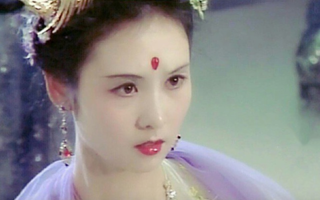 Con đường trở thành nữ tỷ phú của 'Hằng Nga đẹp nhất màn ảnh'