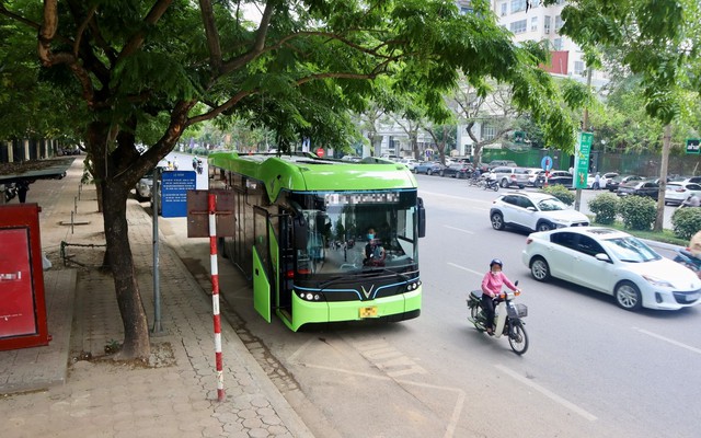 Sau 1 ngày triển khai, tuyến buýt 0 đồng Hà Nội - Hạ Long của Vingroup có thông báo đặc biệt
