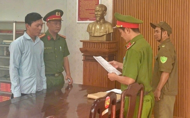 Bắt nhân viên giao hàng Trần Bá Ty Phô