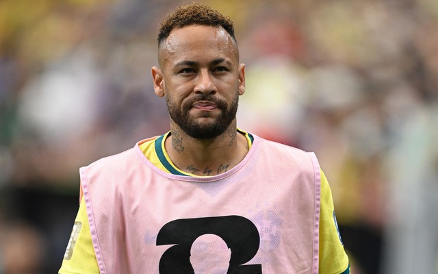 Vì sao Neymar ngồi dự bị dù Brazil bị Nhật Bản dẫn trước?