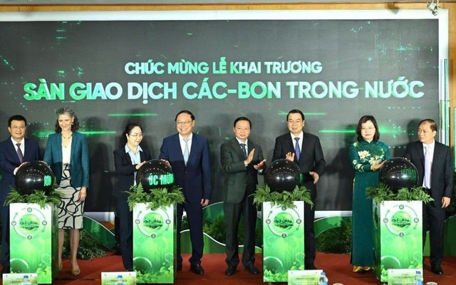 Phiên đầu tiên trên sàn các-bon Việt Nam: Giao dịch hơn 1.200 tấn CO2, giá cao nhất 136.000 đồng/tấn