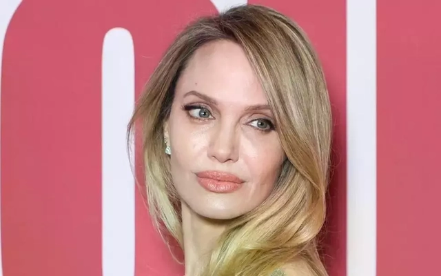 Angelina Jolie chưa từng yêu ai sau ly hôn Brad Pitt