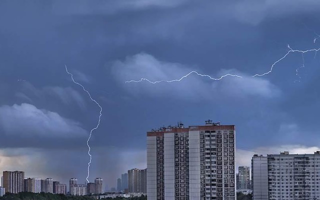 Điện thoạt thông minh có đúng là "vật hút sét" như chúng ta vẫn nghĩ?
