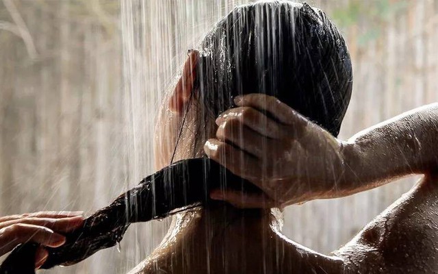 Hiểu nhầm phổ biến ai cũng mắc khi tắm mỗi ngày