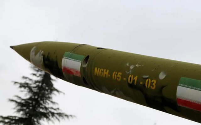 Iran phóng loạt tên lửa vào các căn cứ quân sự Mỹ