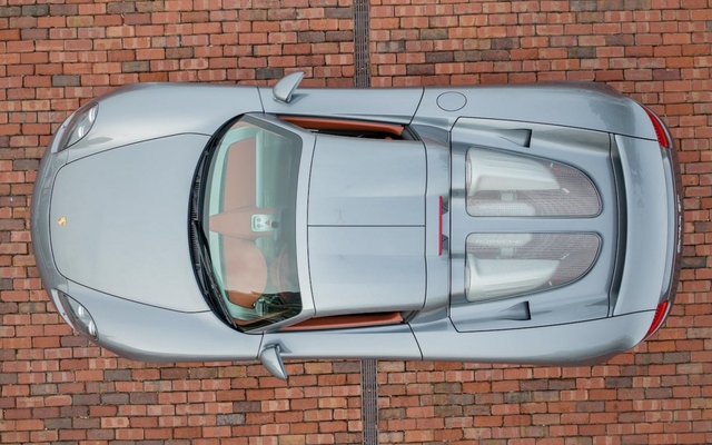 Siêu xe Porsche hơn 21 tỷ đồng nằm ngoài danh sách dùng xăng E10