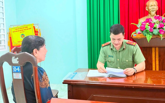 Chuyển khoản thành công 500 triệu đồng từ ngân hàng Vietcombank sang ACB, 1 hộ kinh doanh phải trình báo công an