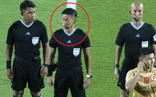 Trọng tài FIFA tạo ra 2 tình huống tranh cãi, đẩy tuyển Việt Nam vào thế bất lợi trước Indonesia là ai?