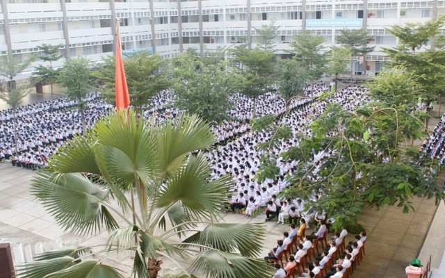 Đây là trường tư thục có thành tích thi tốt nghiệp THPT ĐỈNH nhất năm nay: Nổi tiếng với kỷ luật cao, học sinh không được dùng điện thoại!
