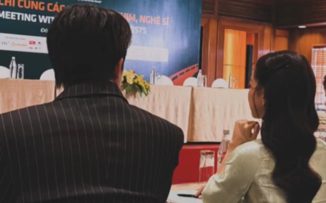 Bắt gặp cặp sao Việt còn nợ cả nước cái kết đẹp công khai tình tứ, ai cũng tấm tắc “đây chính là hoà bình”