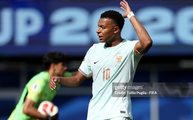 Haaland bênh Mbappe sau quả 11m hỏng ăn ở World Cup: "Chờ 5 phút mới được đá là quá lâu"