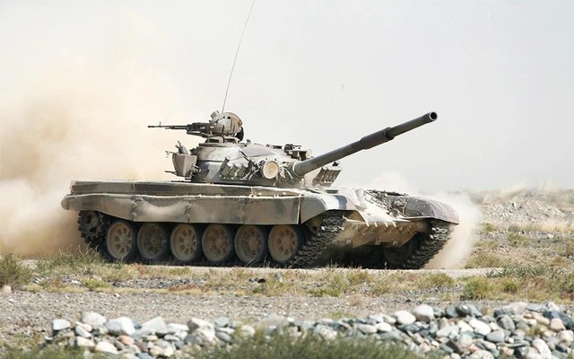 Nửa thế kỷ phục vụ bền bỉ của xe tăng T-80 huyền thoại