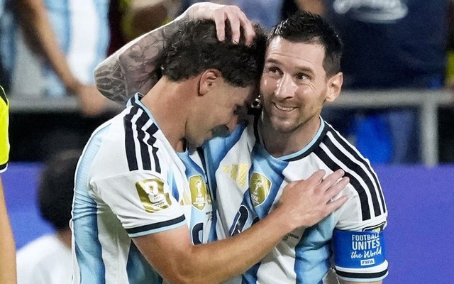 Messi im tiếng ở tứ kết, nhưng tuyển Argentina lại lộ ra điều đáng sợ hơn khiến Anh phải dè chừng