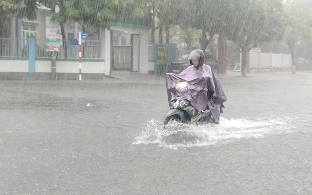 Miền Bắc sắp có mưa to, chấm dứt nắng nóng