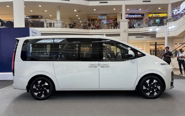 MPV 11 chỗ rộng hơn Kia Carnival ra mắt Đông Nam Á: Dùng động cơ hybrid 245 mã lực, chỉ uống 5,6 lít xăng/100 km