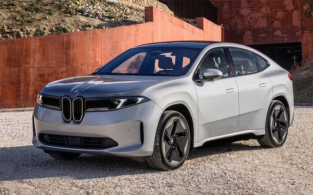 BMW X4 bản điện đời mới lộ diện: Thay đổi lớn từ ngoài vào trong, cánh gió tích hợp lần đầu xuất hiện, có thể ra mắt cuối năm "đáp trả" Q5 Sportback