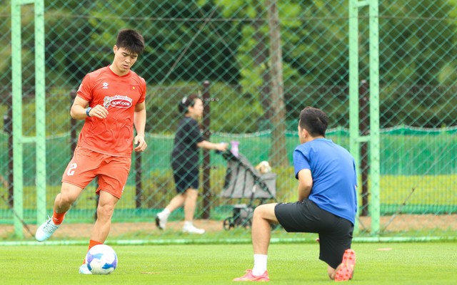 Ngôi sao 2 lần vô địch AFF Cup bất ngờ chia tay đội tuyển Việt Nam, HLV Kim Sang-sik gặp khó