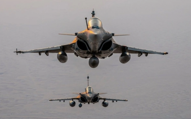 Phi công Ukraine chuẩn bị được huấn luyện lái máy bay Rafale tại Pháp