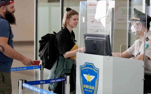 Sân bay Nội Bài cảnh báo: Đừng để lỡ chuyến bay quốc tế chỉ vì quên những thủ tục quan trọng này