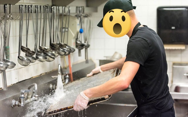 Một bước thành sao sau một bộ phim, nam diễn viên vẫn phải đi rửa bát thuê
