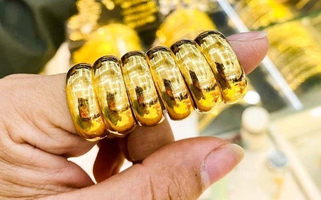 Giá vàng giảm mạnh, chuyên gia phố Wall dự báo tuần tới gây bất ngờ