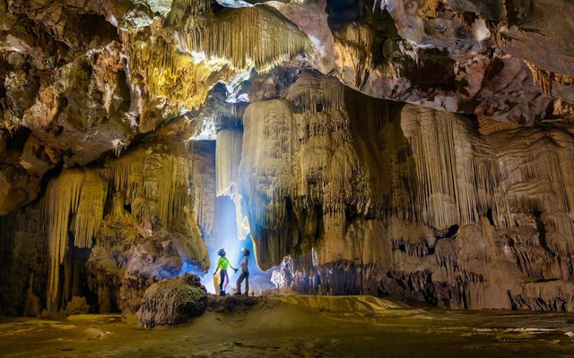 Phát hiện hang động mới, được xem là 'cung điện thạch nhũ' ở Phong Nha - Kẻ Bàng
