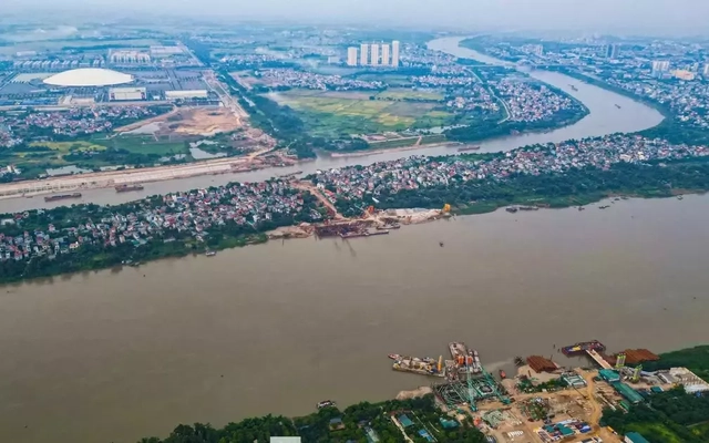 Cầu Tứ Liên và Trần Hưng Đạo nguy cơ bị ảnh hưởng tiến độ do 'vướng' quy định về đê điều